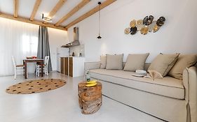 Birikos Hotel & Suites