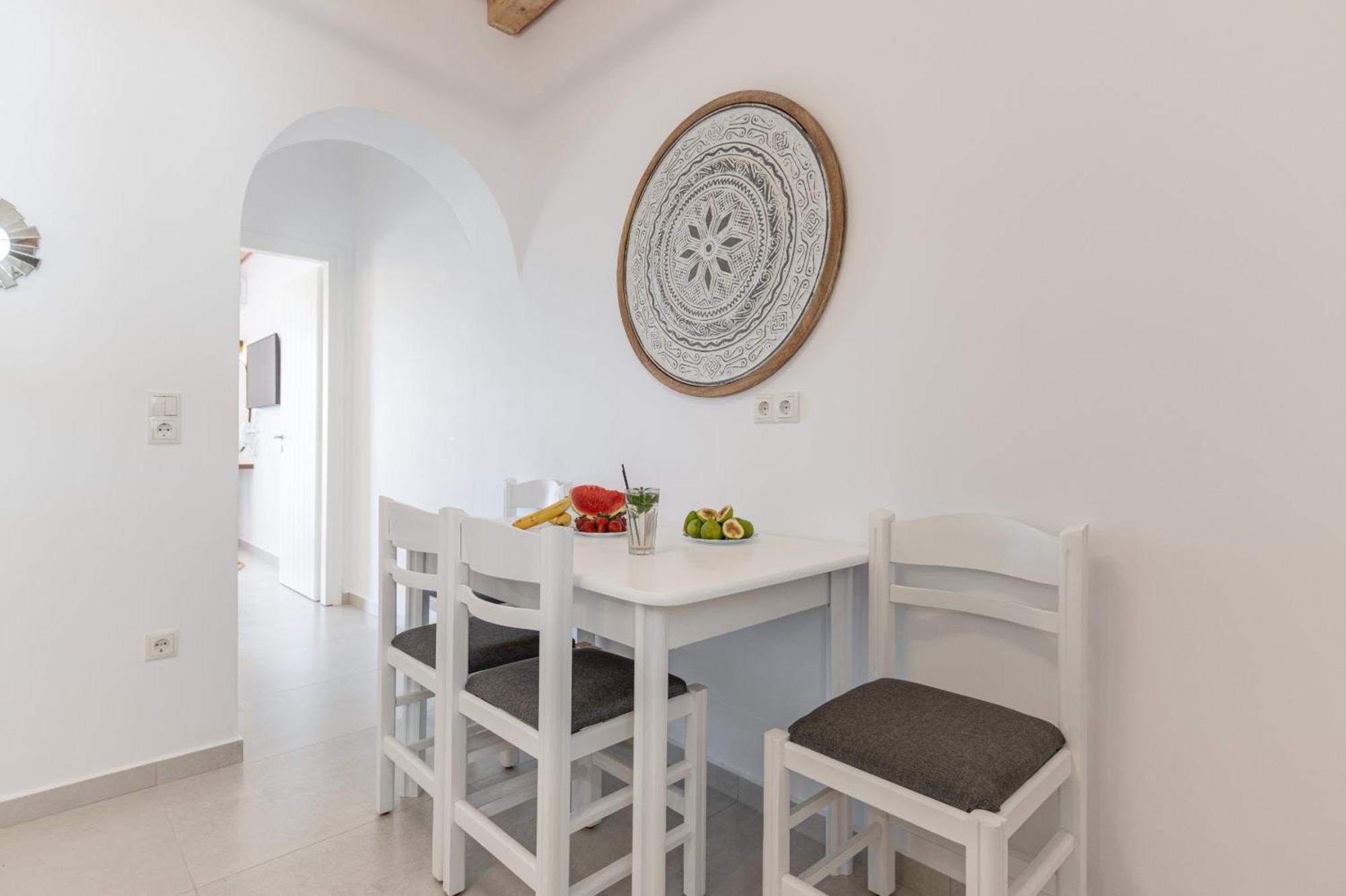Birikos Hotel & Suites Agios Prokopios  Room photo
